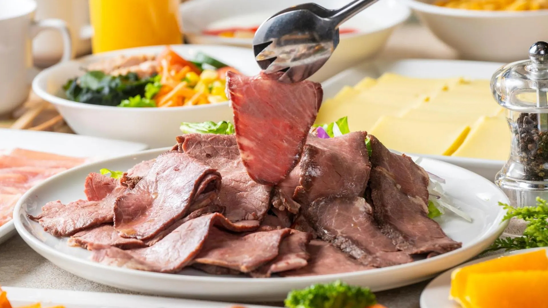 新宿区で泊まる格安ホテル5選:賢く選ぶ宿泊ガイド